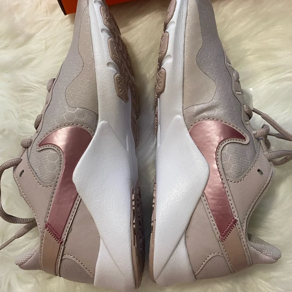 Brand new, still in box, never worn Nikes! Size 5.5 - Picture 6 of 9